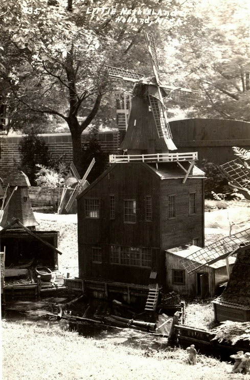 Little Netherlands - Old Postcard Of Little Netherlands (newer photo)